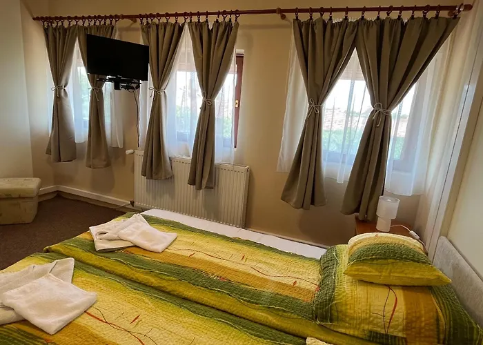 Flamingo Szallas Frühstückspension Kiskunmajsa